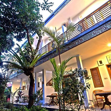 Batik Sekar Bali Guest House อูบุด ภายนอก รูปภาพ