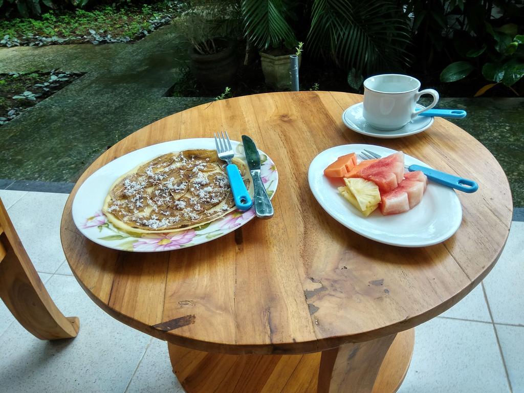 Batik Sekar Bali Guest House อูบุด ภายนอก รูปภาพ